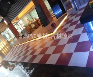 不一樣的地膠設(shè)計(jì)，不一樣的保齡球運(yùn)動(dòng)館
