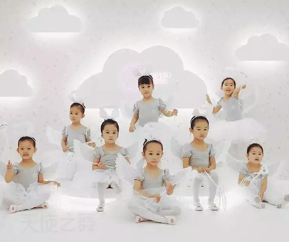 人傻錢多系列？為什么有些人要在木地板上鋪設(shè)塑膠地板？
