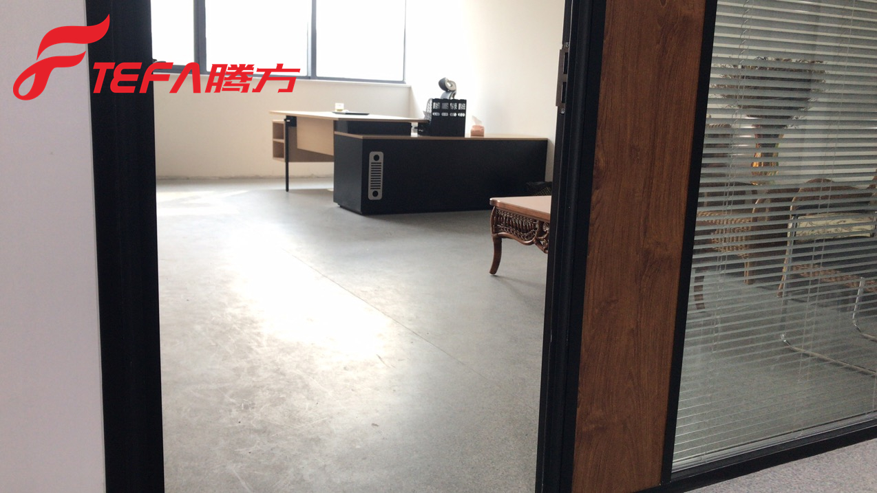 PVC地板、瓷磚、木地板，哪個(gè)商用比較好【騰方PVC地板】